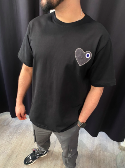 TEE SHIRT NOIR MOTIF COEUR GRIS